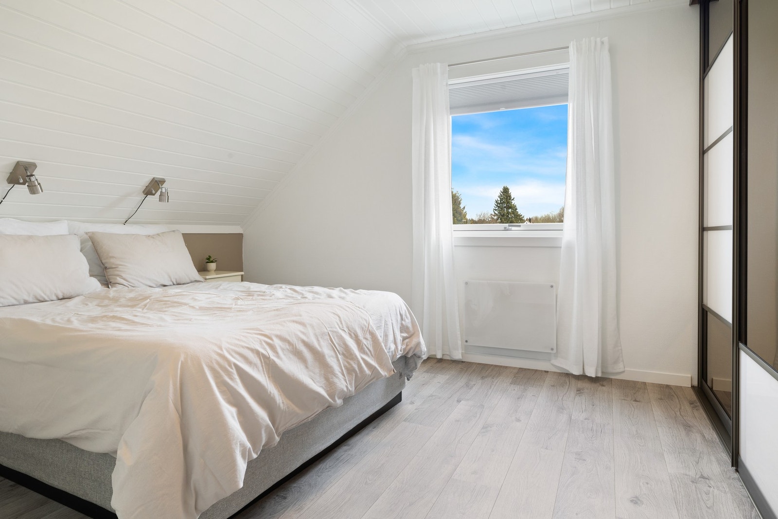 Med tre soverom i en god romløsning er denne boligen et attraktivt alternativ for en småbarnsfamilie. Galleribilde