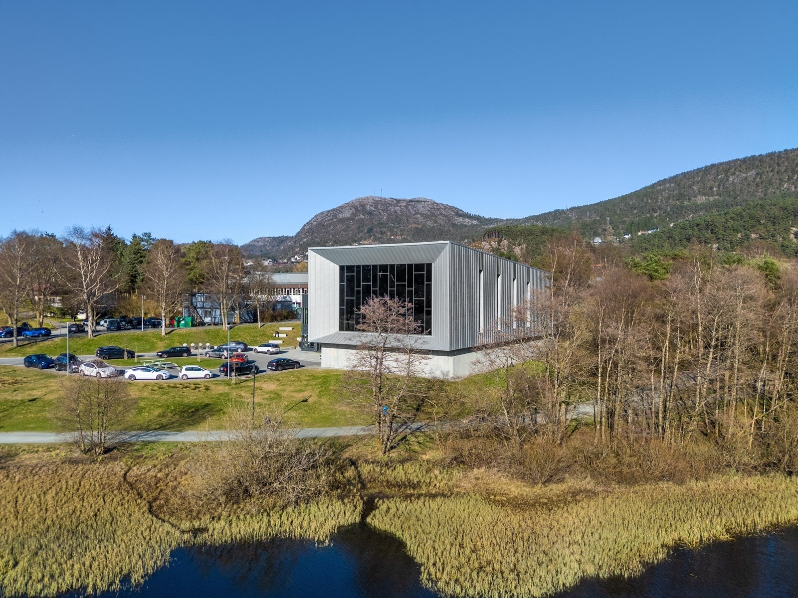 Ortun svømmeanlegg tilknyttet Ortun skole. Galleribilde