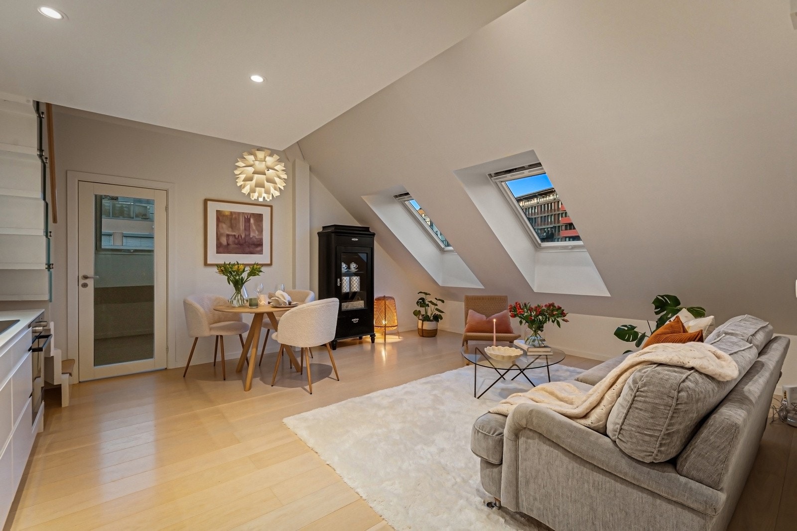 Easy living med optimal planløsning med gulvareal på 61 kvm, heis og umiddelbar nærhet til "alt" Galleribilde