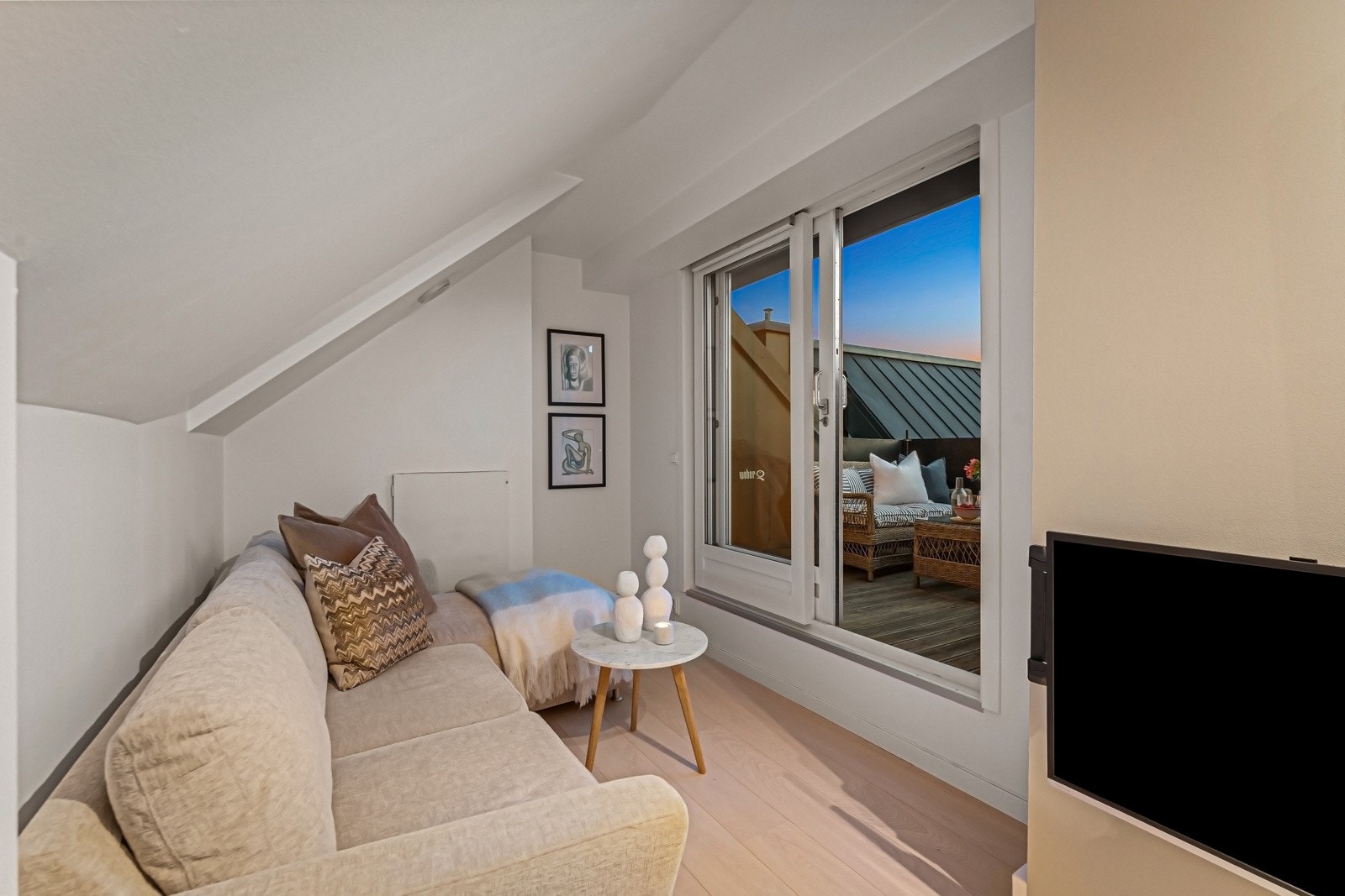 Tilsvarende leiligheter i gården har gjort dette (bruksendring må søkes om og tas forbehold om godkjenning fra kommunen) Galleribilde