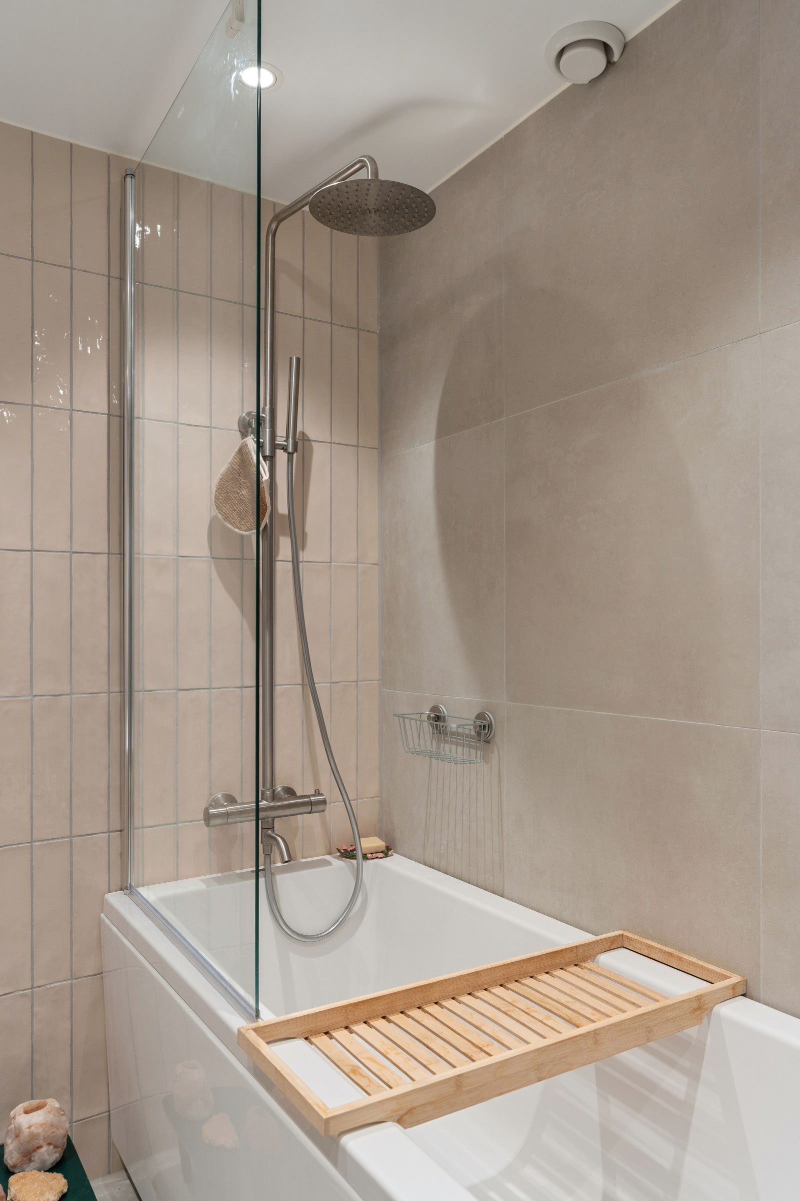 Badekar/dusj med rainshower.