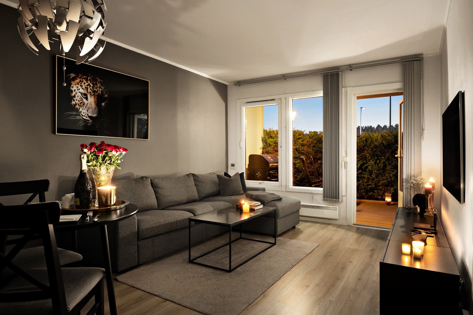 Dette er en lys romslig 2-roms endeleilighet med fin beliggenhet på Finstadjordet. Galleribilde