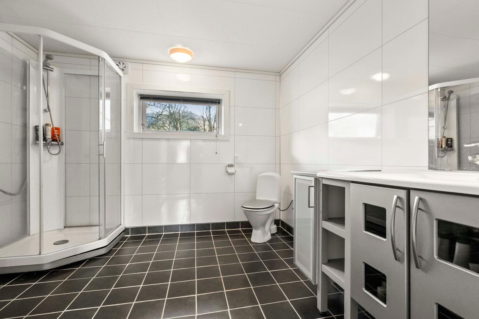 Baderom i 2-roms leiligheten Galleribilde