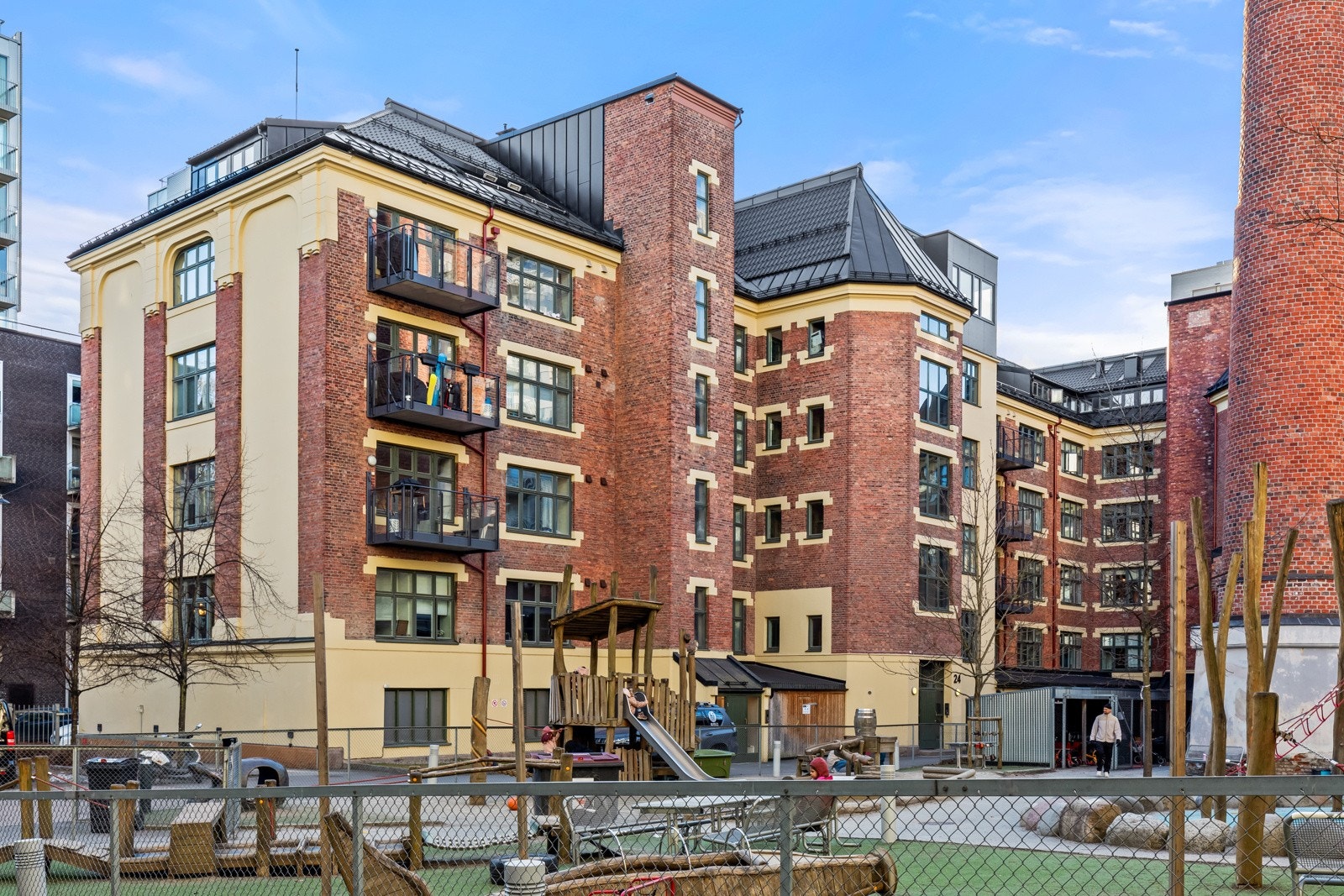 Leiligheten nyter en flott og ettertraktet beliggenhet med nærhet til "alt" Galleribilde