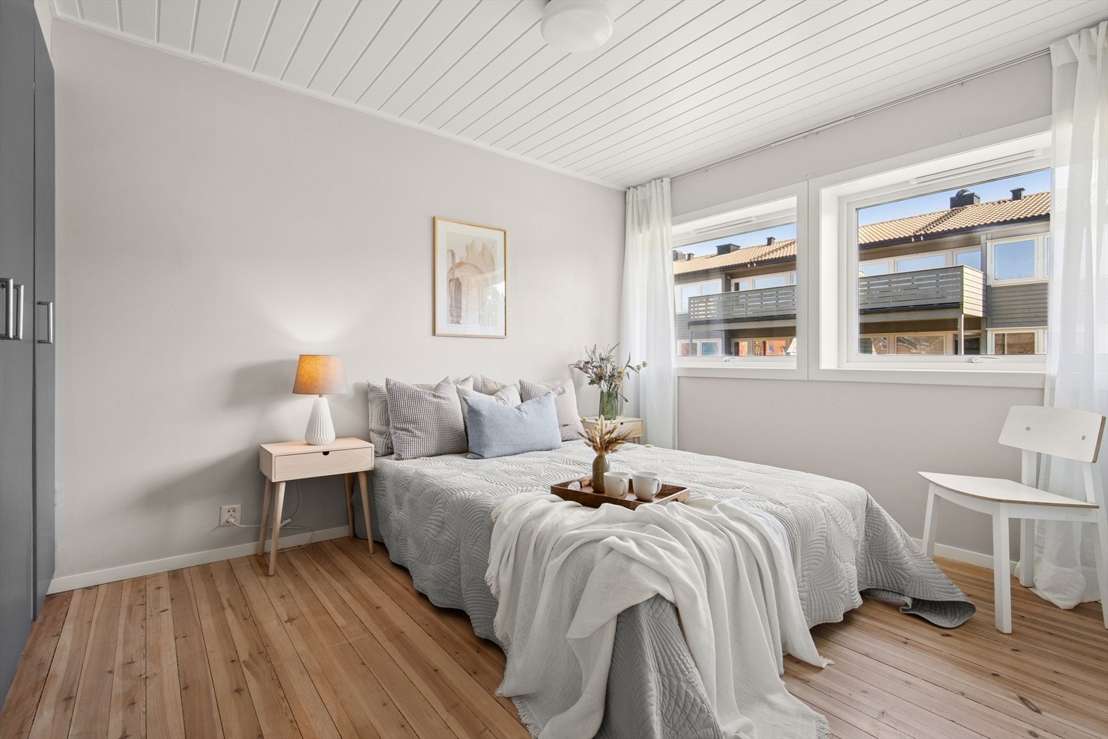 Soverommet har lyse flater som gjør rommet luftig og behagelig. Galleribilde