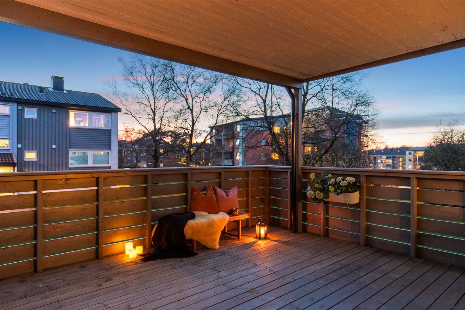 Her kan man nyte en fantastisk kveldshimmel. Galleribilde