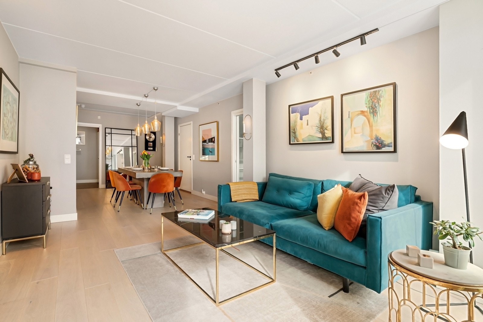 Borettslaget er fra 2007, men leiligheten er omfattende modernisert i 2019/20. Galleribilde