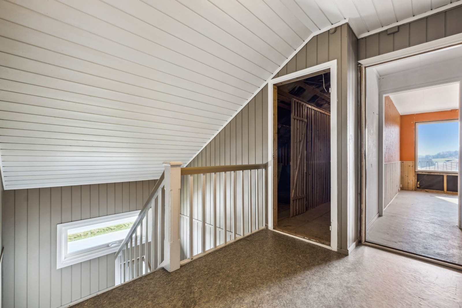Trapperom opp til loft etasjen . Galleribilde