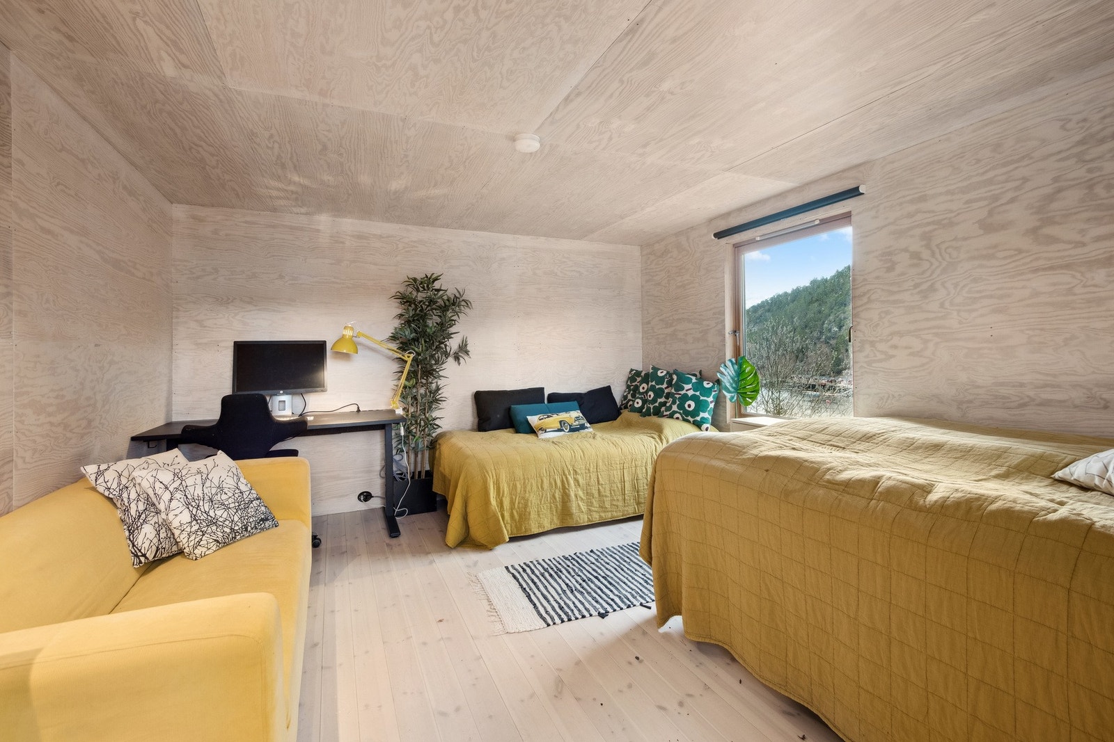 Annekset er er innredet som en stue/ soverom. Galleribilde