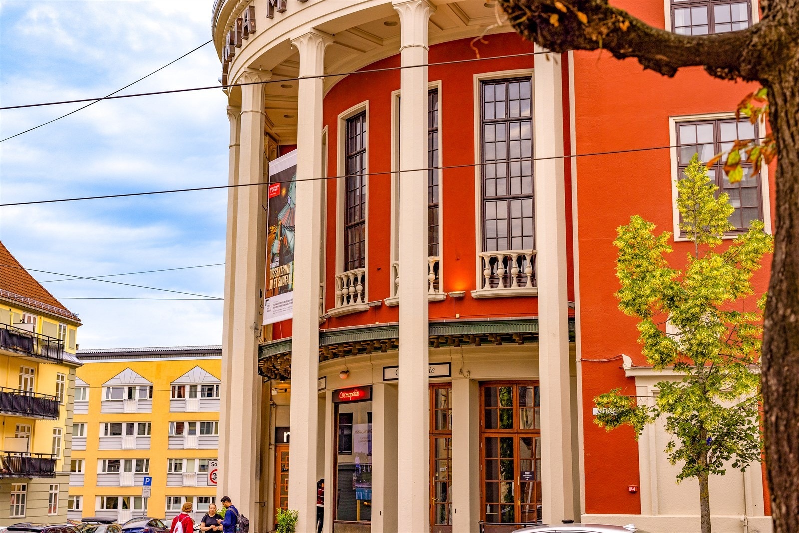 Det er kort vei til Torshov med trikk (11, 12 og 13) fra Vogts gate som tar deg raskt rundt til store deler av byen. Galleribilde