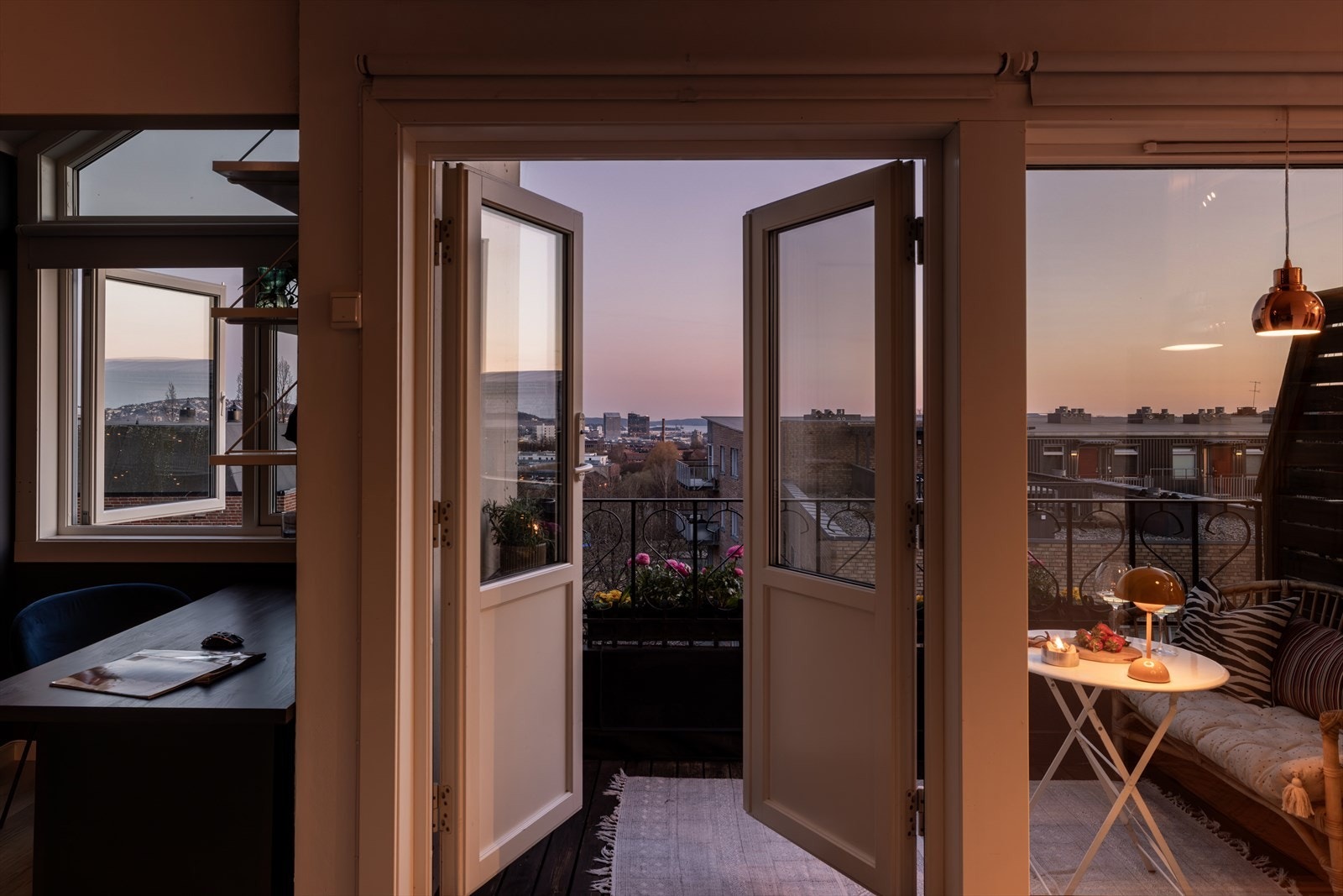 Her er det god plass til diverse utemøbler. Galleribilde