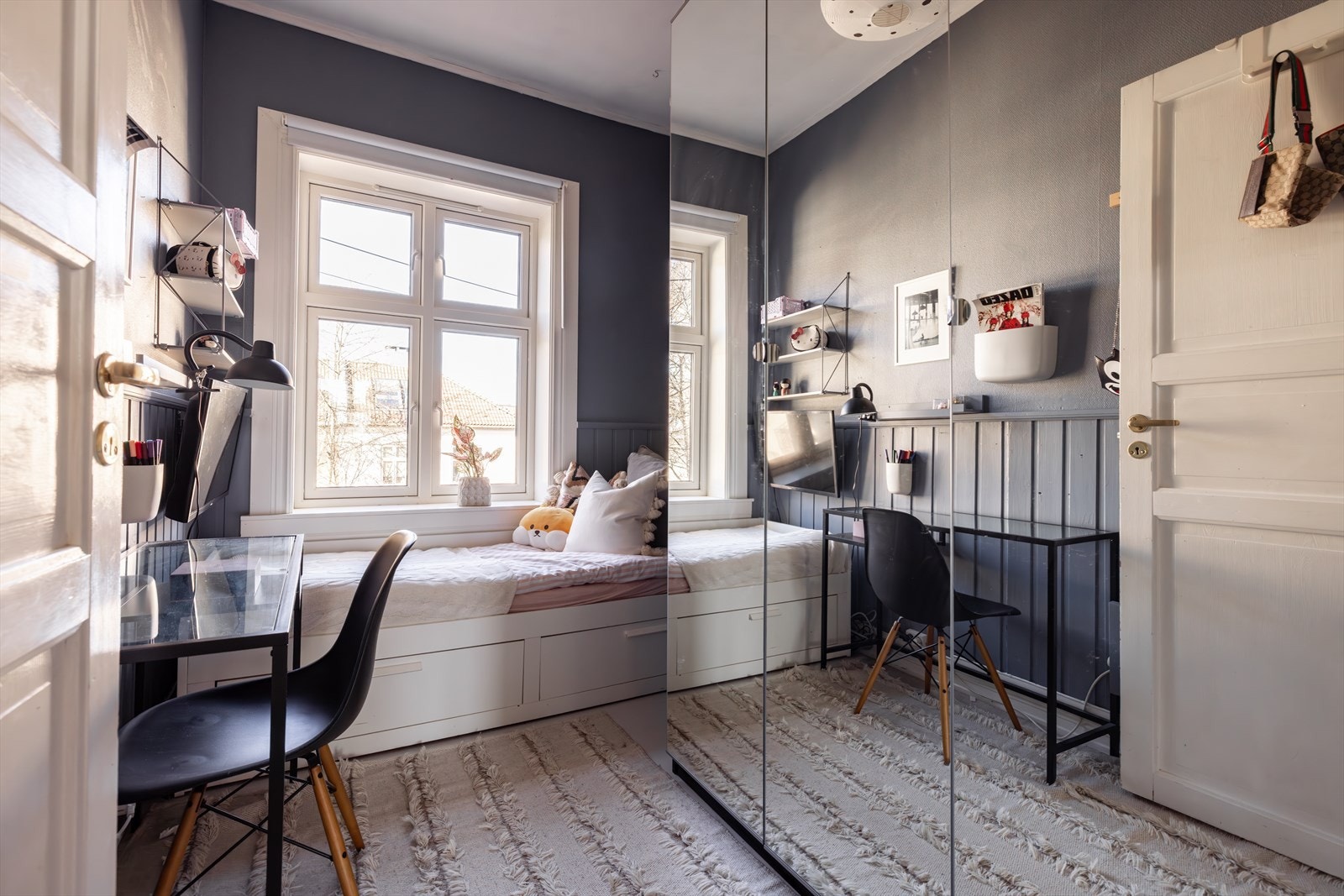 Lunt og behagelig soverom i 4. etasje. Galleribilde