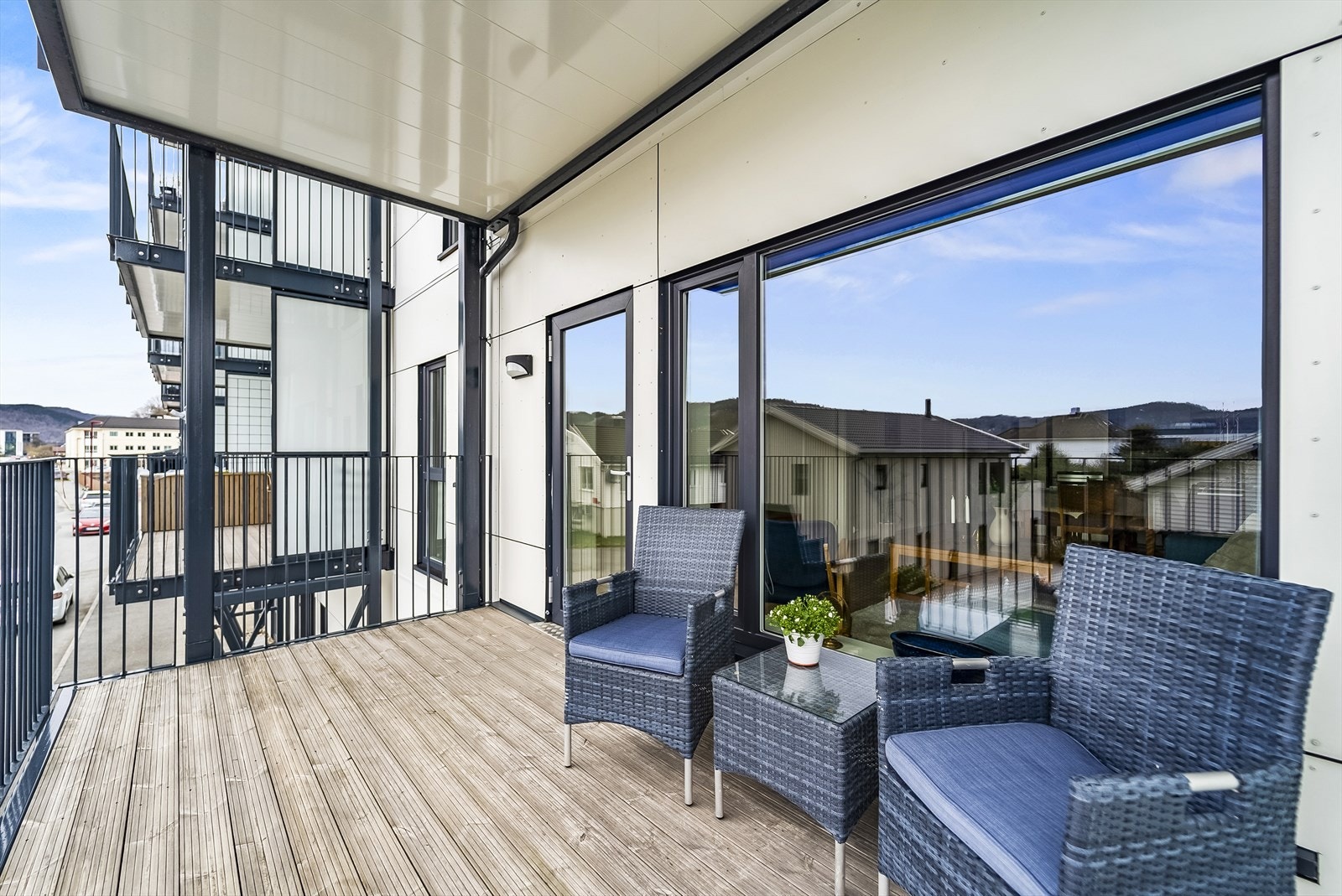 Terrasse med plass til møblement. Galleribilde