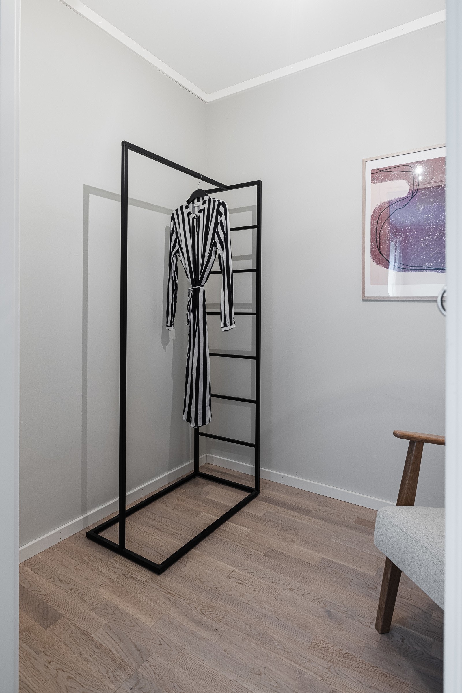 Walk-in closet. Galleribilde