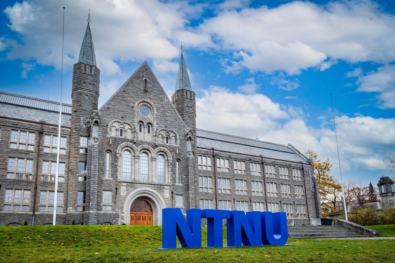 NTNU Gløshaugen ligger ca. 1,5km fra leiligheten Galleribilde