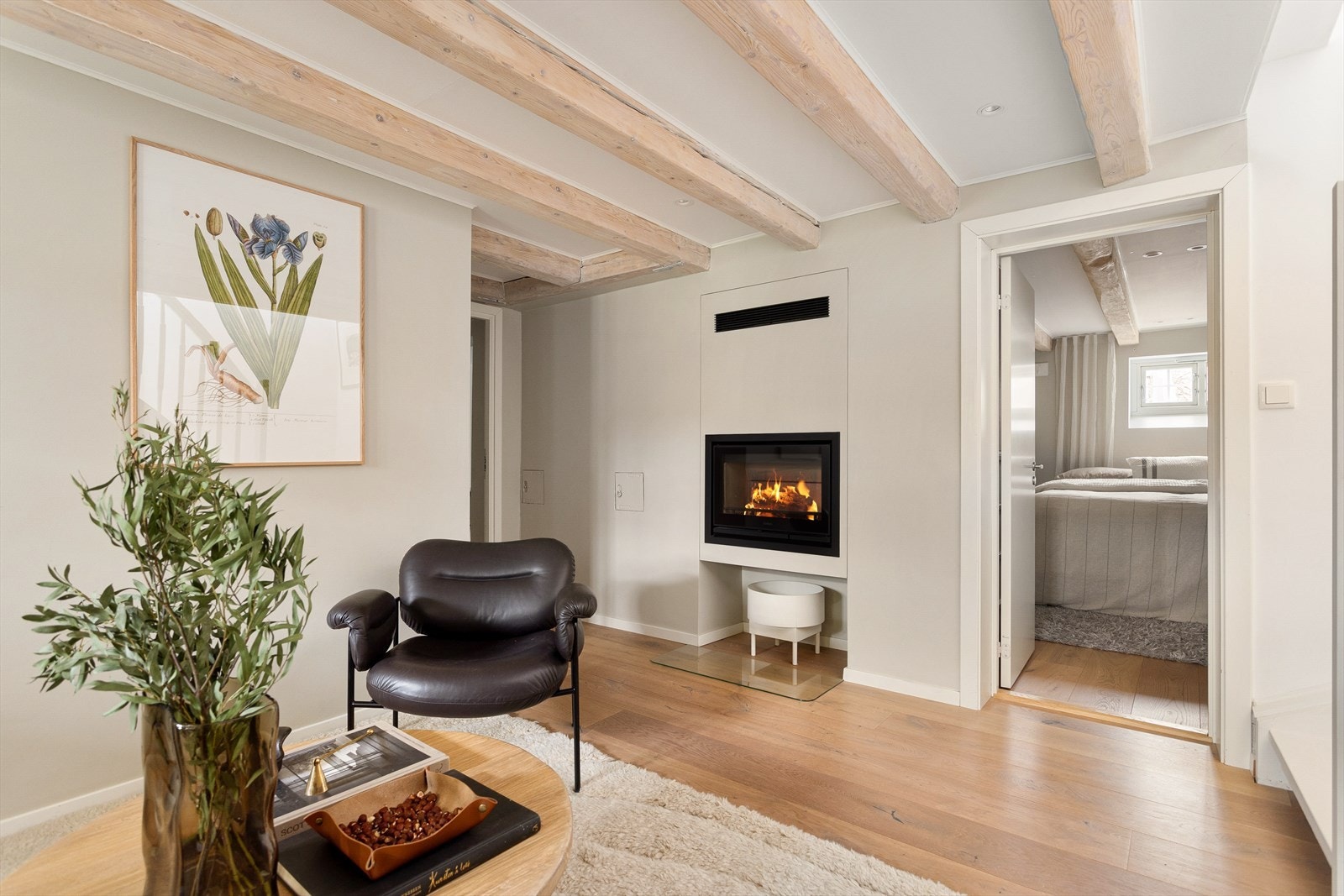 Et hyggelig sted å trekke seg tilbake. Her er det også en stemningsfull peisovn. Galleribilde