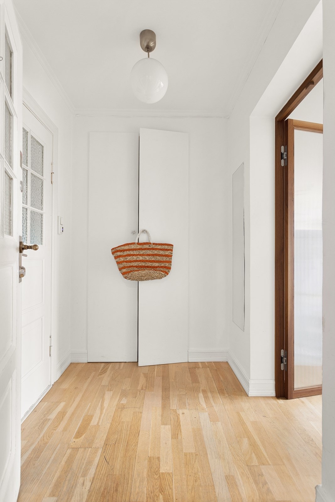 Entréen har god plass til oppbevaring av sko og yttertøy. Galleribilde