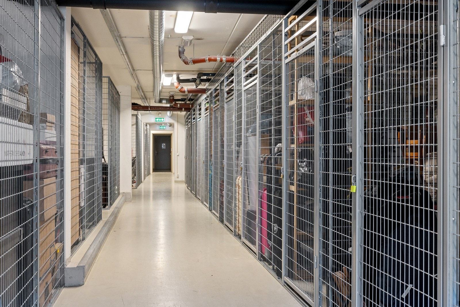 Ryddig og effektivt bodareal. Leiligheten disponerer en bod på 5 kvm. Galleribilde