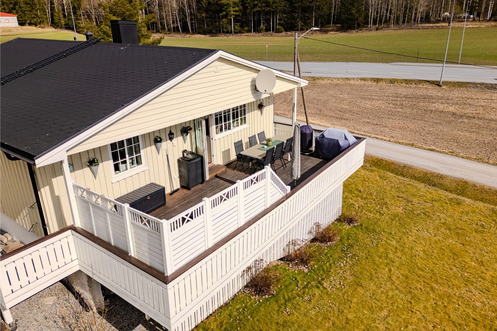 Huset er malt utvendig i 2015 og i 2022. Galleribilde