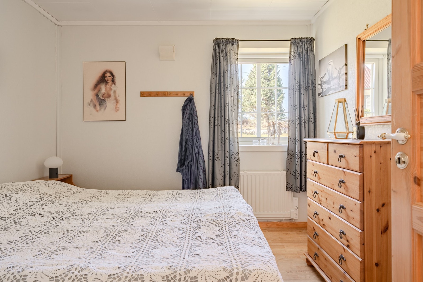 I første etasjen er det to gode soverom. Galleribilde