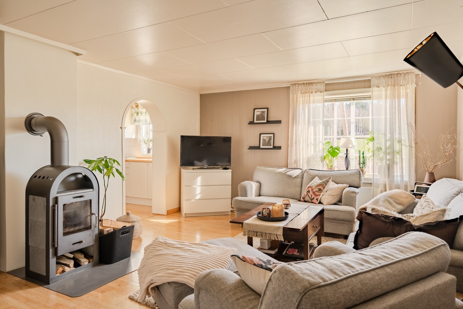 Vedovnen avgir god varme og hyggelig stemning på kjølige vinterkvelder. Galleribilde