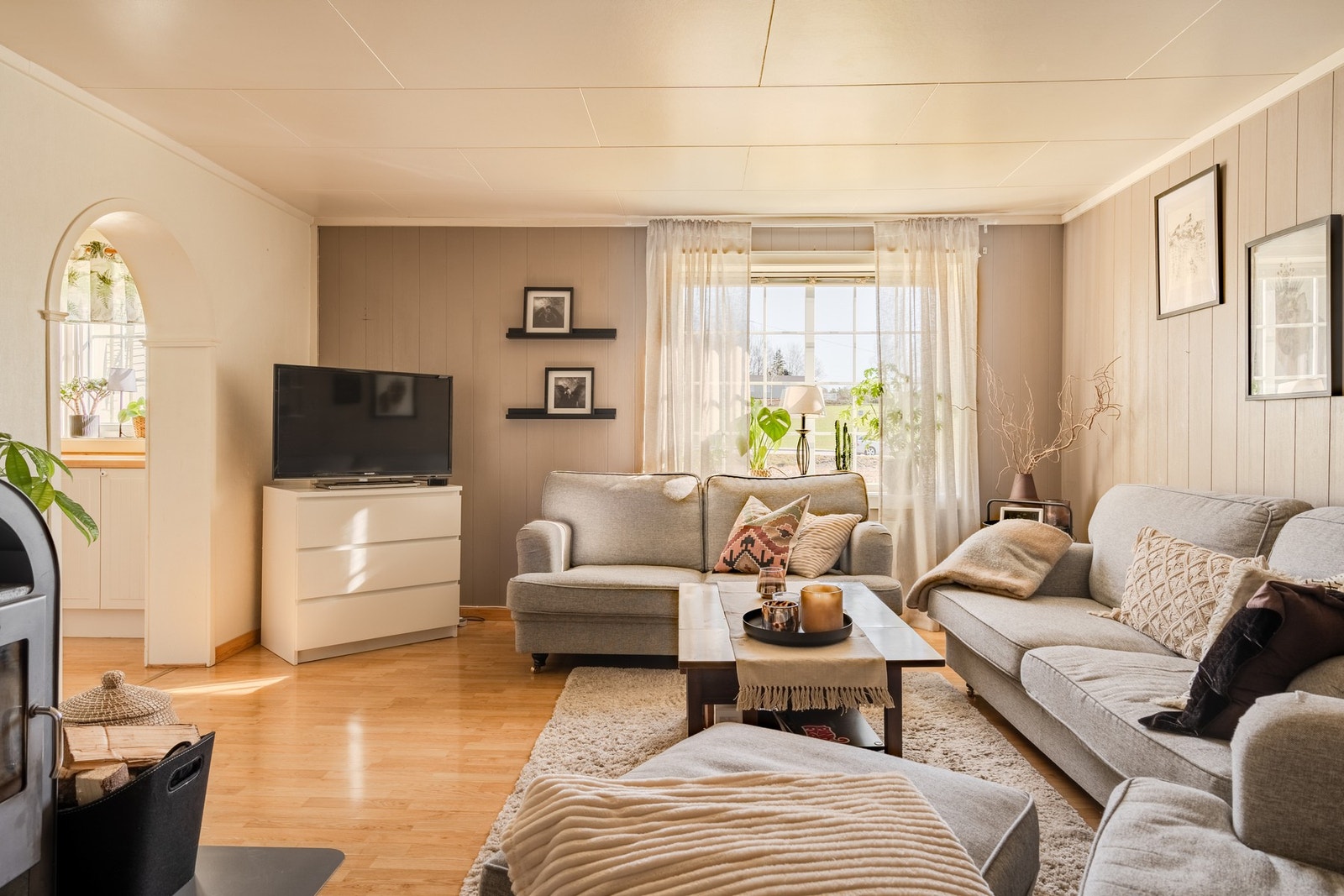 Det er gode møbleringsmuligheter i den utleide sokkeletasjen. Galleribilde