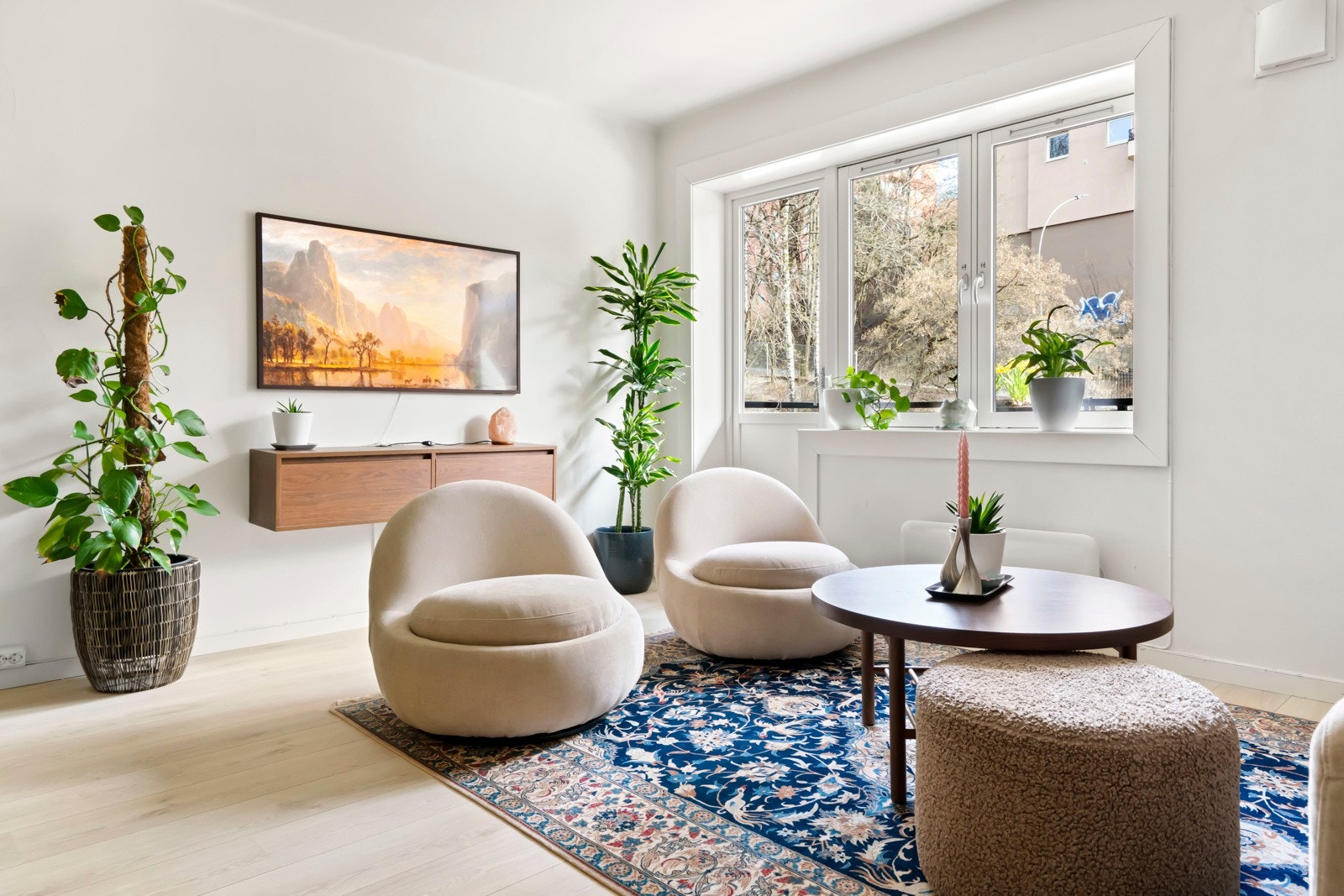 Lyse og stilrene overflater gir et lekkert inntrykk Galleribilde