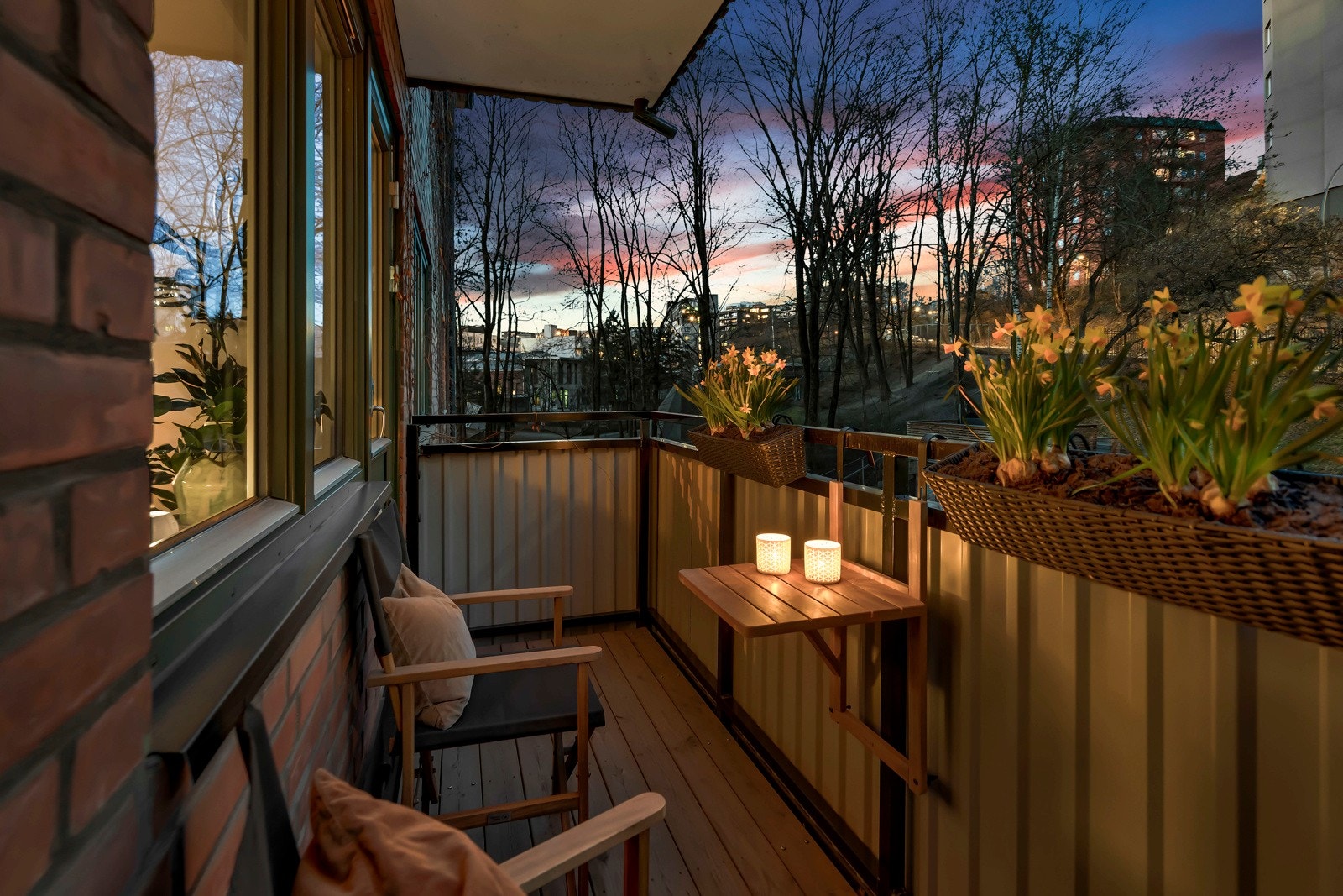 Nyt varme sommerkvelder på balkongen Galleribilde