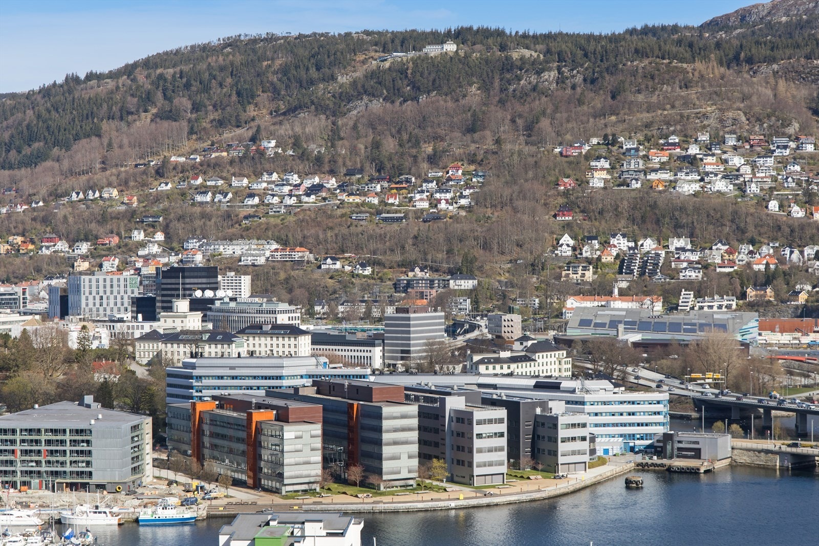 Leiligheten ligge i et sentrumsnært boligområde som har vært i betydelig vekst de siste årene. Galleribilde