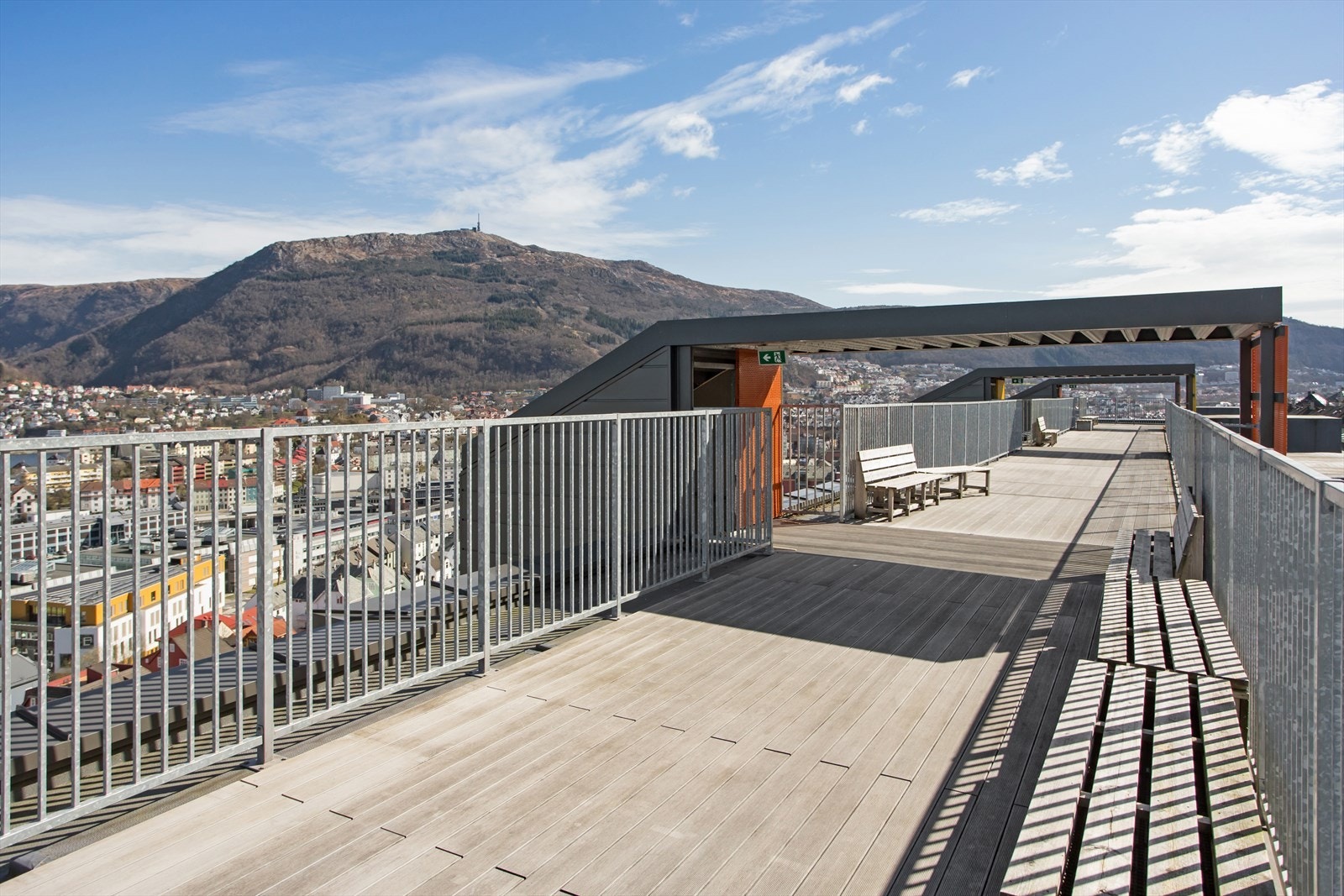 Leiligheten disponerer også en flott felles takterrasse på 58m². Galleribilde