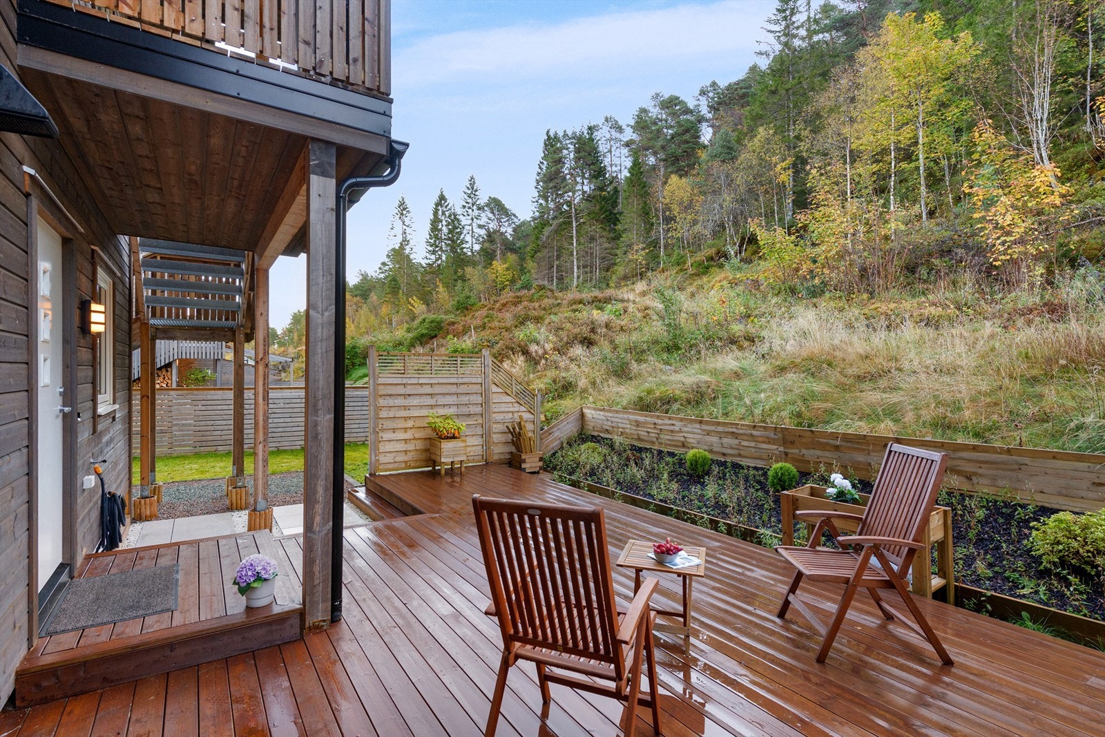 Terrassen grenser til friareal på Emblemsfjellet Galleribilde