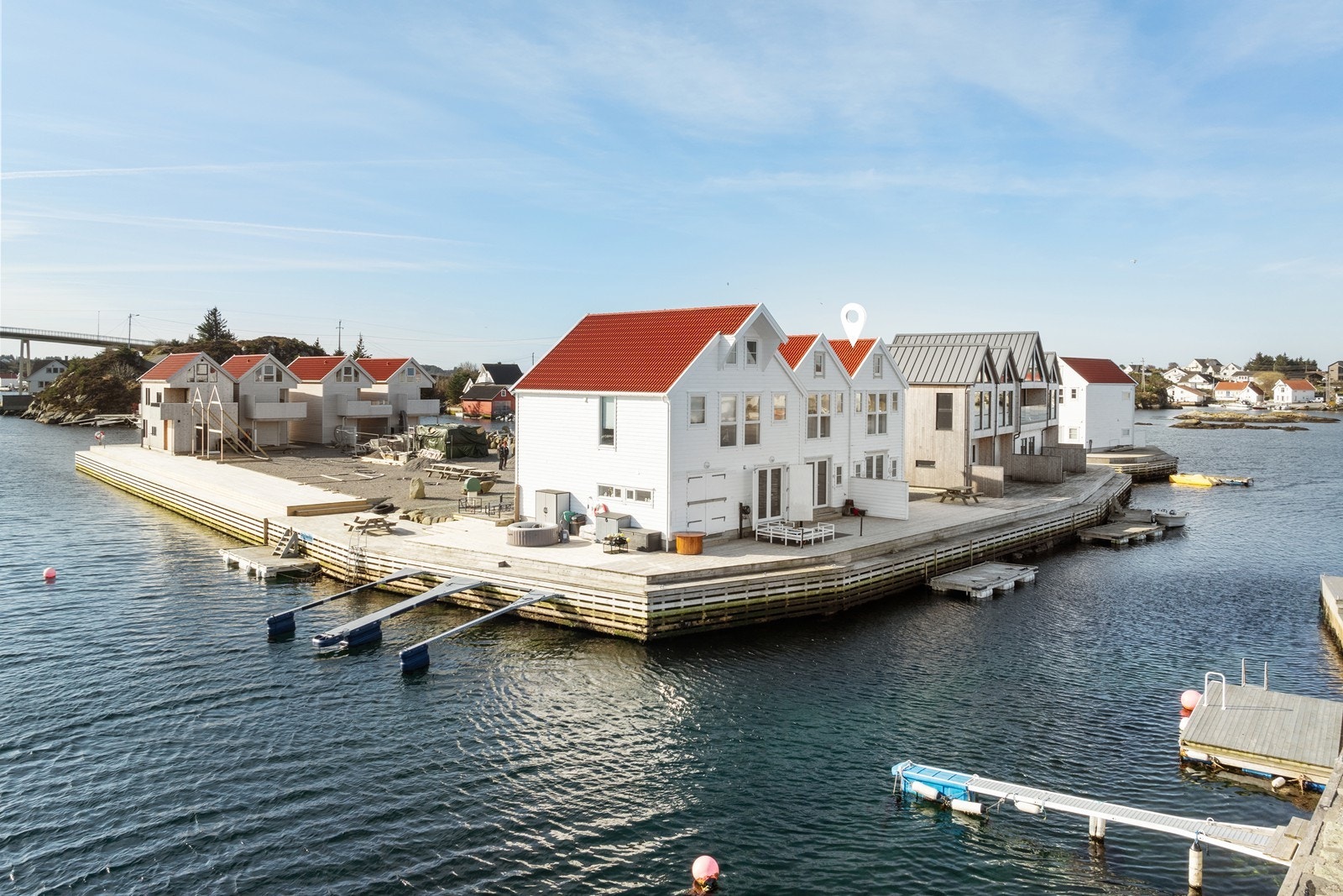 Porsholmen 13 er en nyere og pen fritidbolig på flotte Porsholmen Galleribilde
