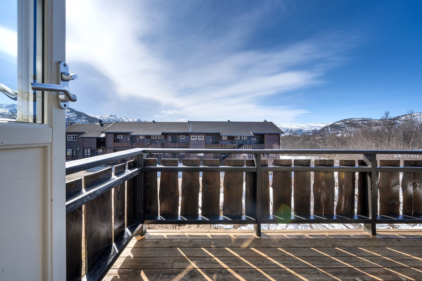 Utsikten fra stue og veranda. Galleribilde