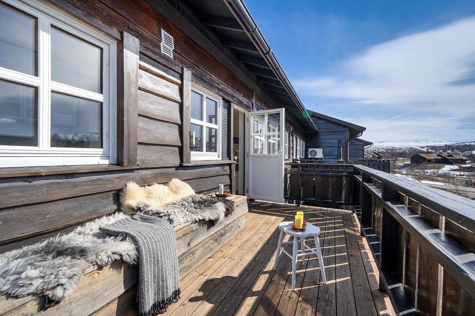 Utsikt mot Hyttenutane. Galleribilde