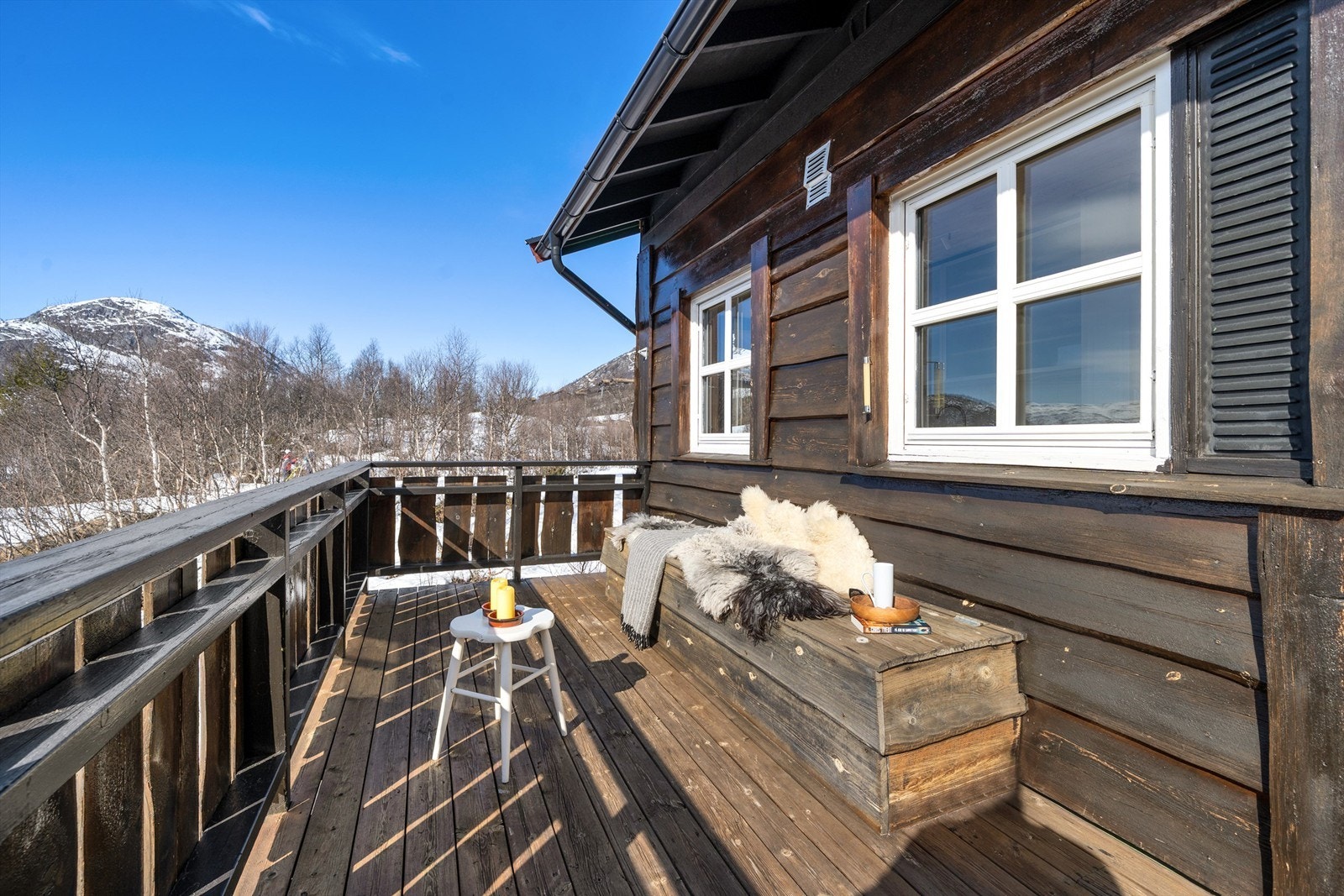 Solrik veranda. Galleribilde