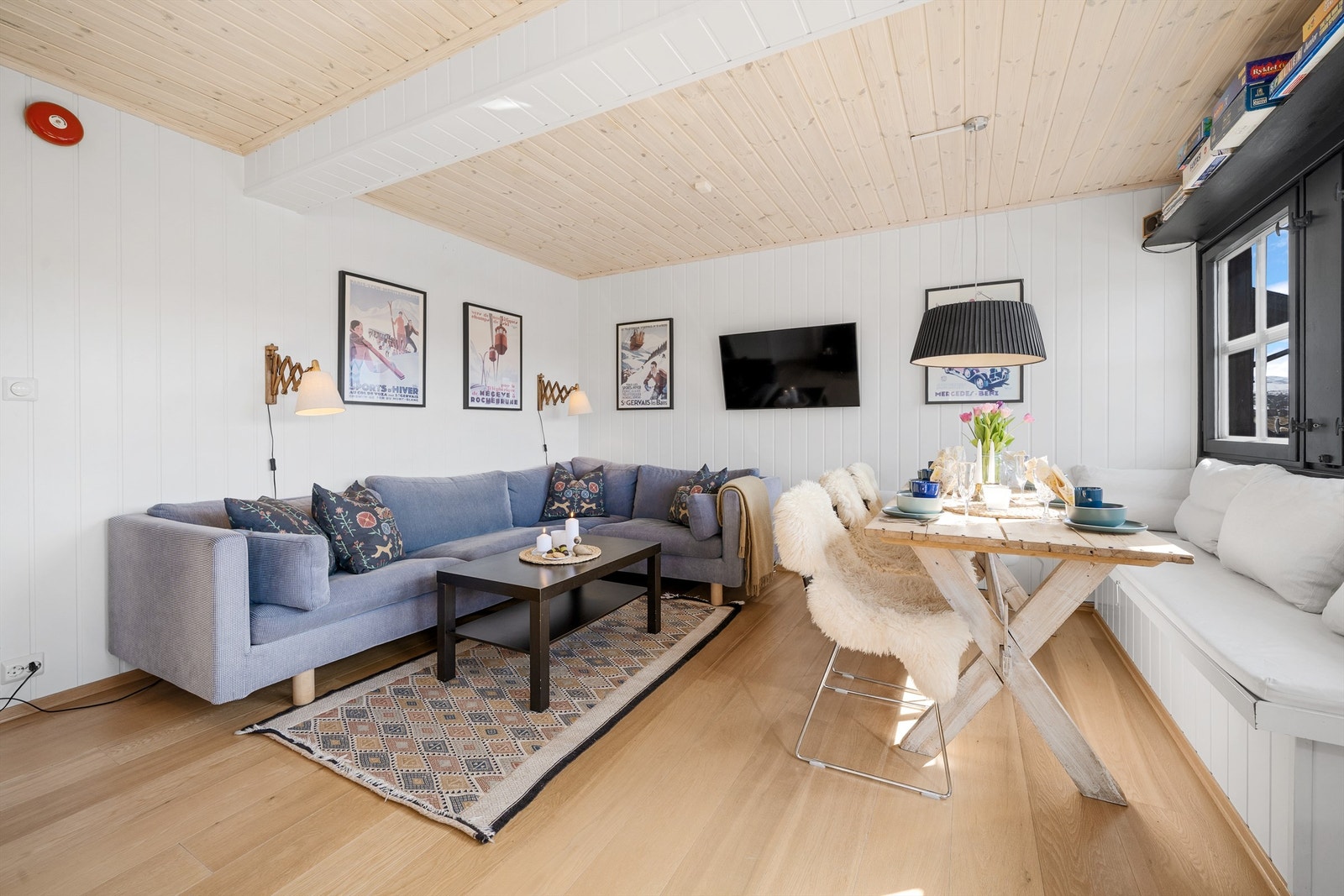 Stue og spiseplass. Galleribilde