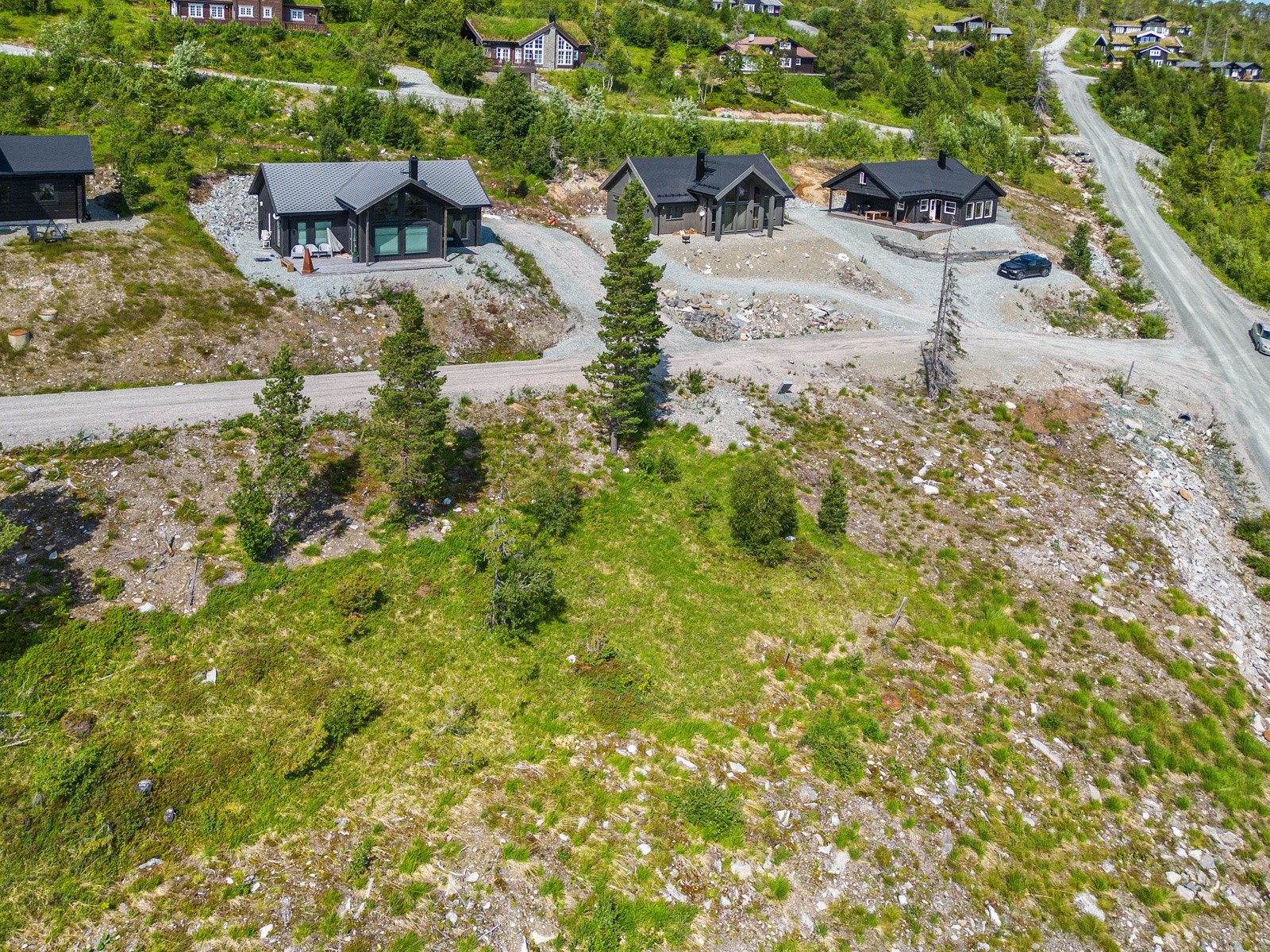 Det er totalt 4 tomter som skal selges, så ta kontakt for å få en gjennomgang. Galleribilde