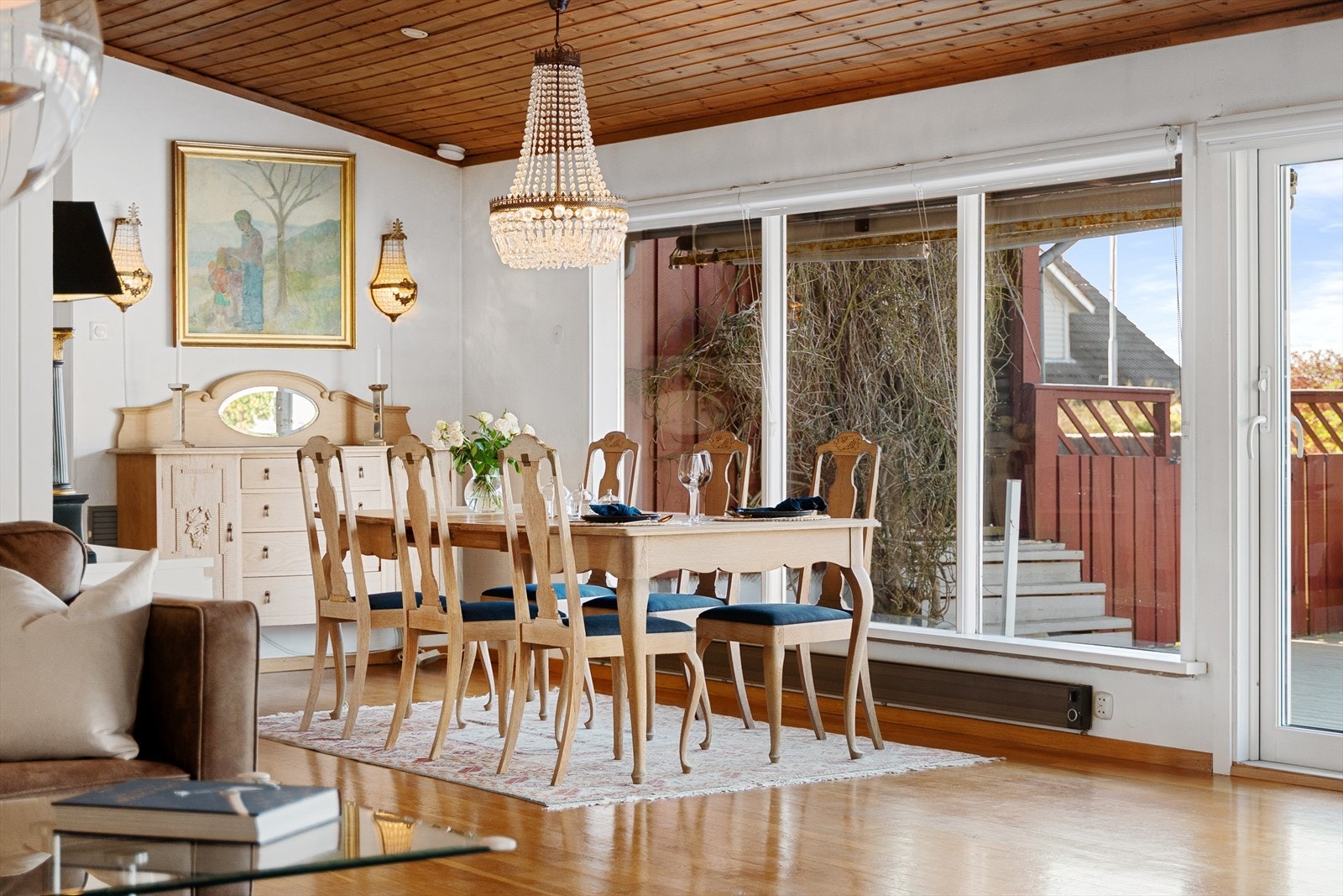 Et herlig sted for både middagsselskaper og de mer avslappende kveldene. Galleribilde
