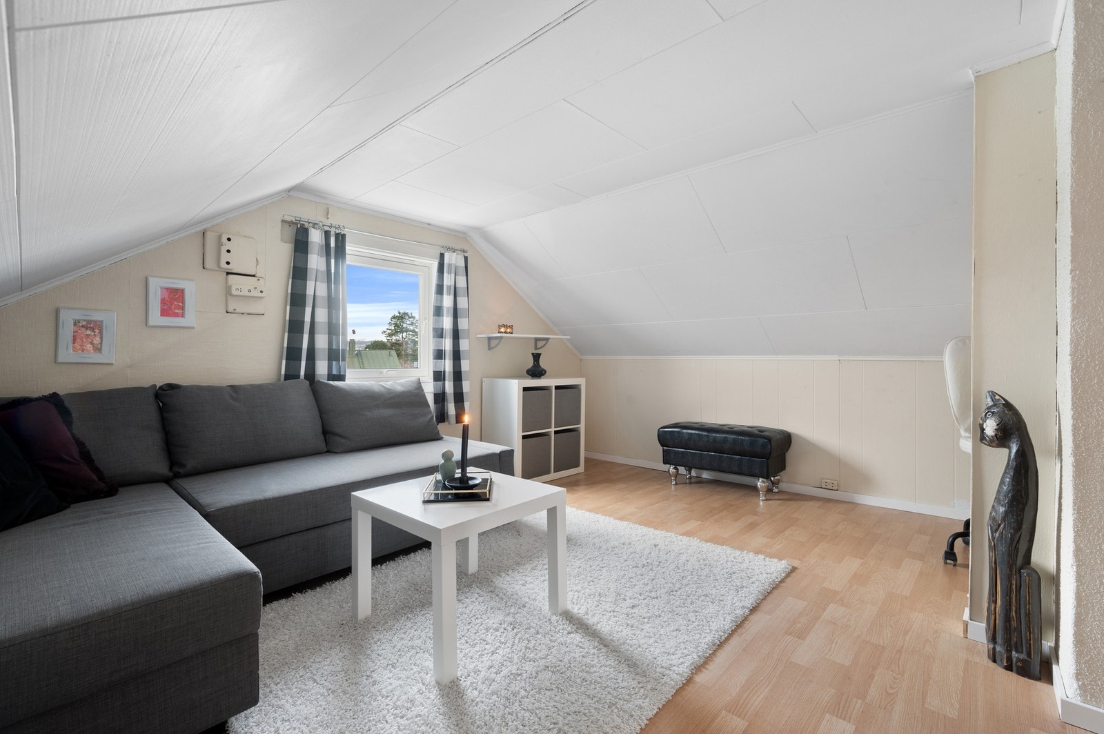 Disponibelt rom innredet som loftstue. (ikke omsøkt) Galleribilde