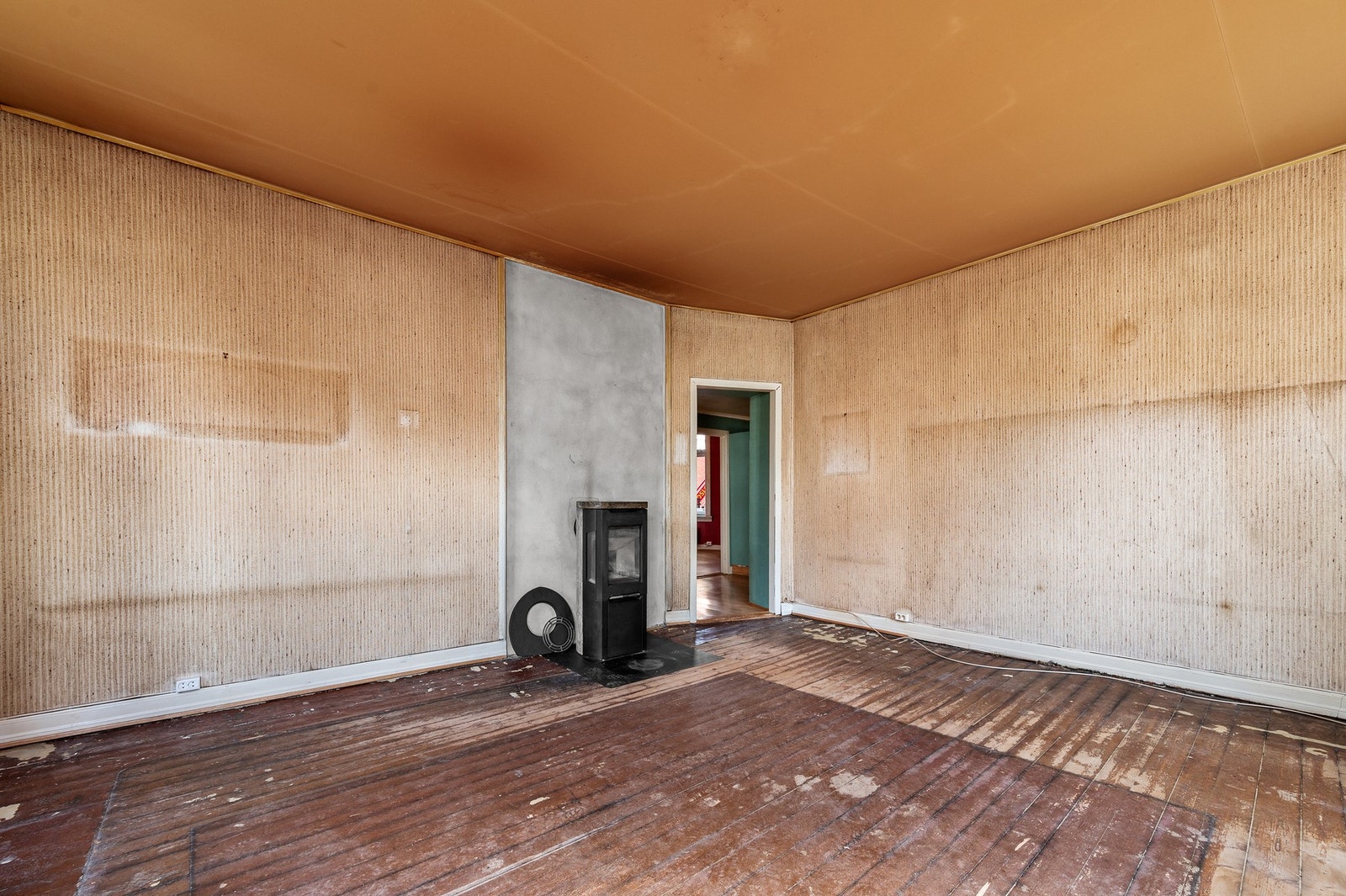 Hva med å sette opp et moderne kjøkken på veggen til høyre? I den alternative plantegningen har vi flyttet denne veggen noe bak for å få stuen større. Den enkelte er selv ansvarlig for å undersøke om dette er gjennomførbart. Galleribilde