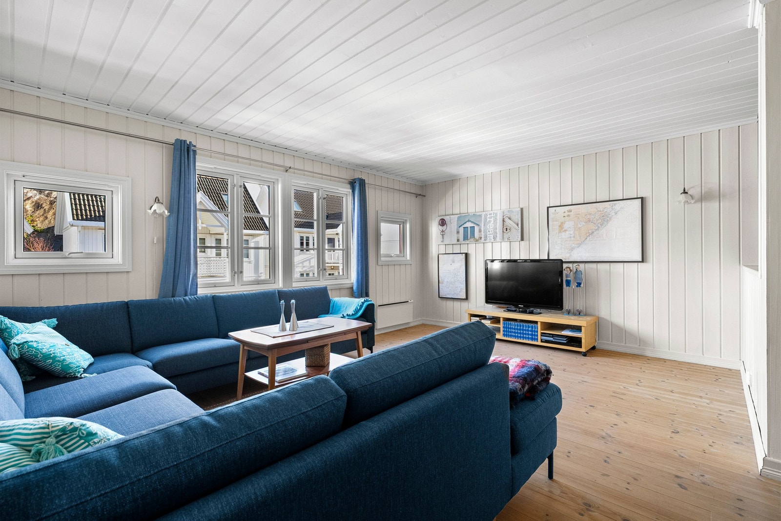 Store vinduer som slipper masse lys inn. Galleribilde