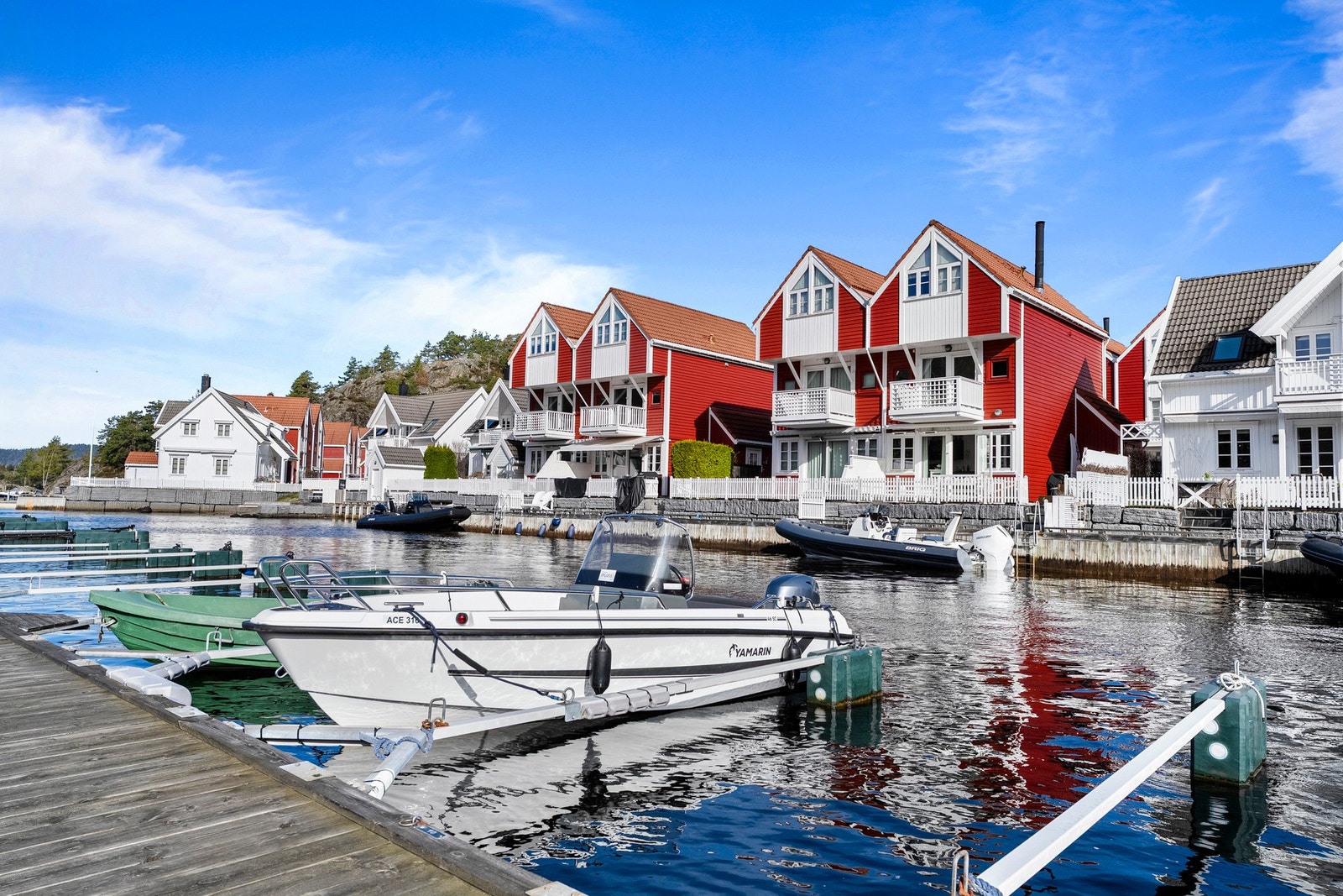 Andre båtplassen som følger med er på 2,4 meter. Galleribilde