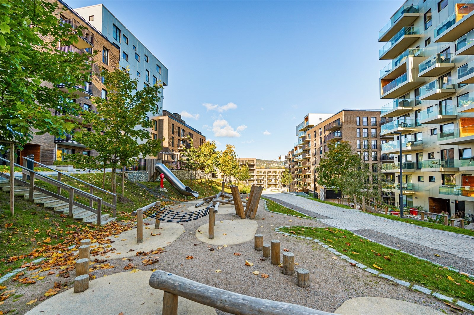 Utenfor blokkene er fellesområdene tilpasset både store og små. Galleribilde