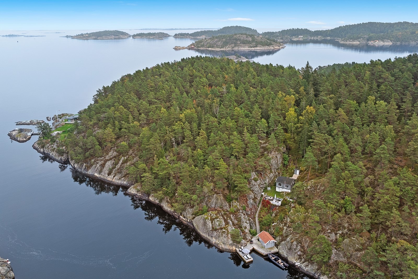 Dronefoto med Stråholmen i horisonten Galleribilde
