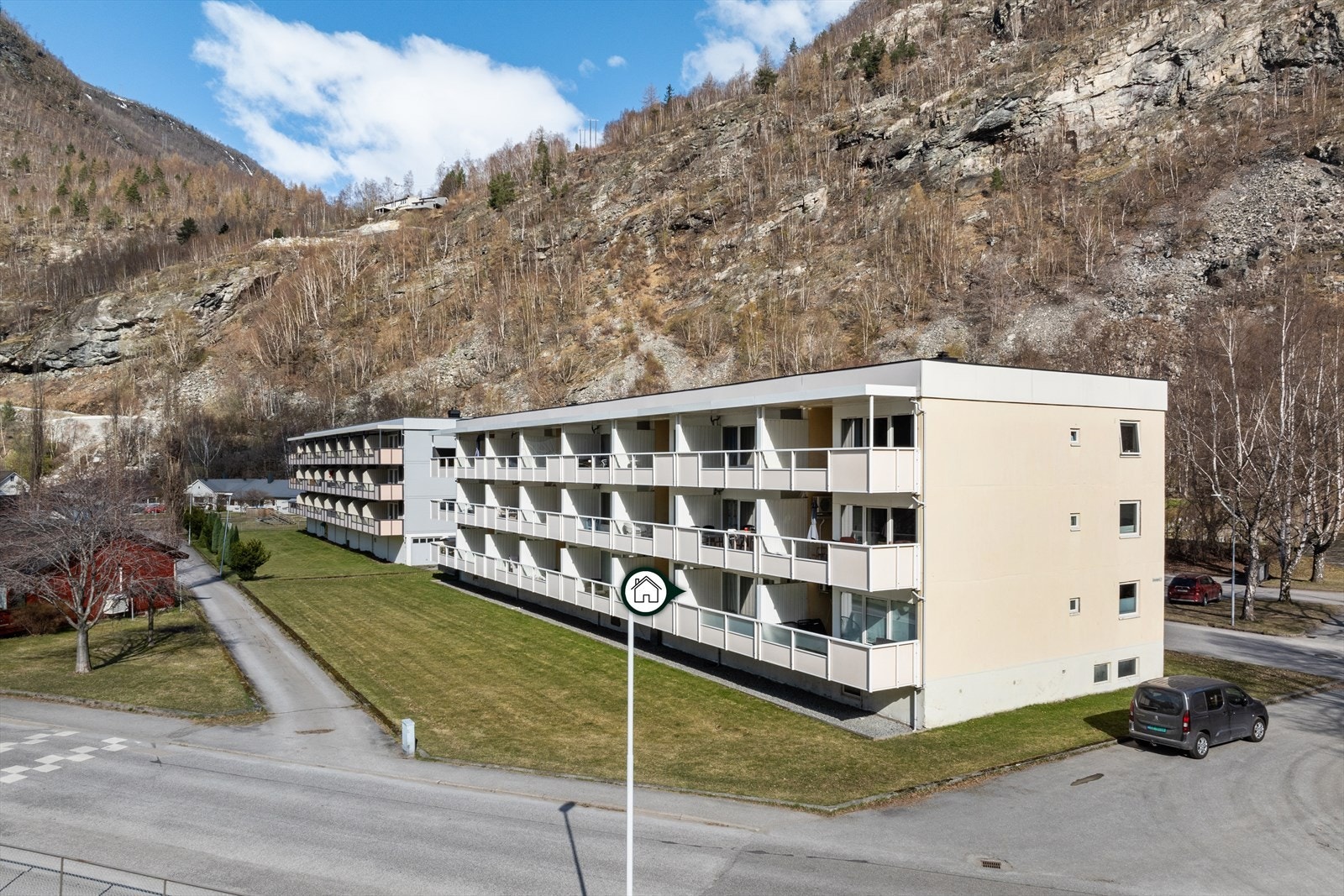 - Leilegheita ligg i byggets første etasje - Galleribilde