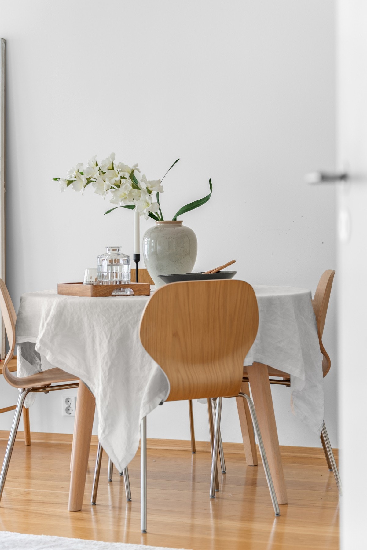 Det er god plass til å innrede med en spisegruppe i tilknytning til kjøkkenet. Galleribilde