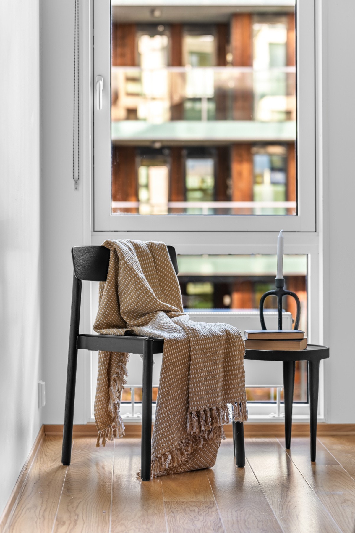 Begge soverommene er av gode størrelser, har ekstra takhøyde og er innredet med plassbygde garderobeskap Galleribilde