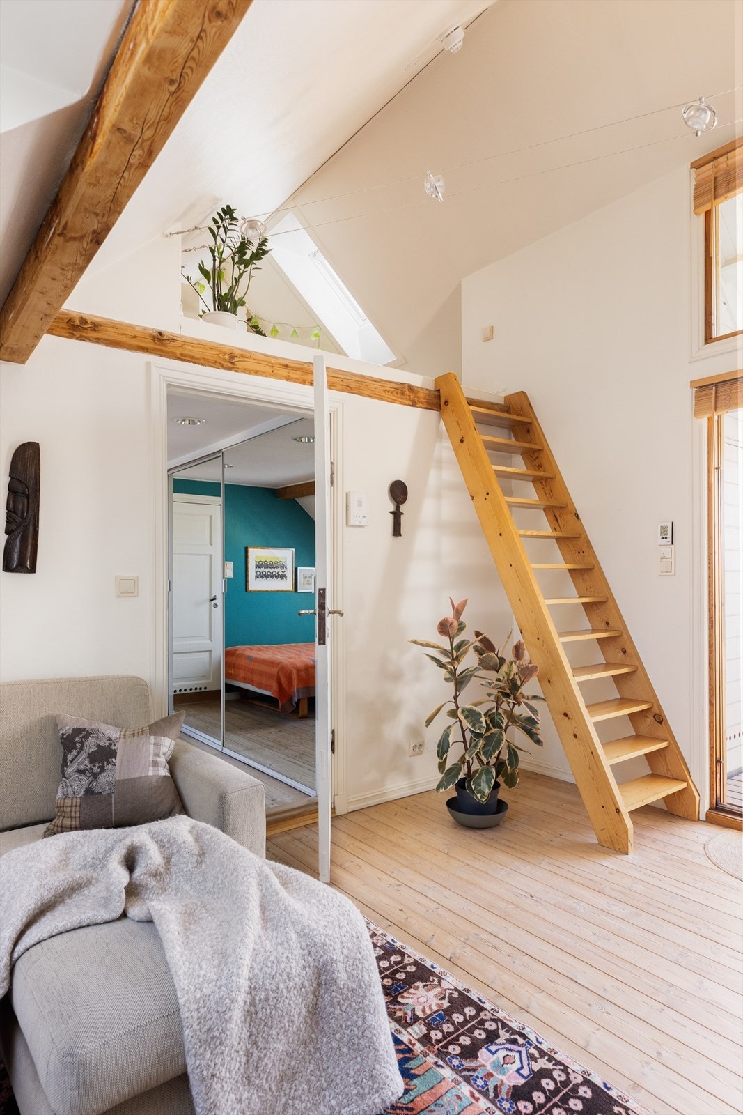 Fra loftstuen har man adkomst til en praktisk hems. Galleribilde