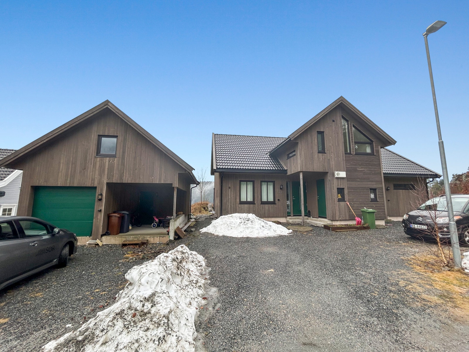 Utsiden, sett fra veien. Galleribilde