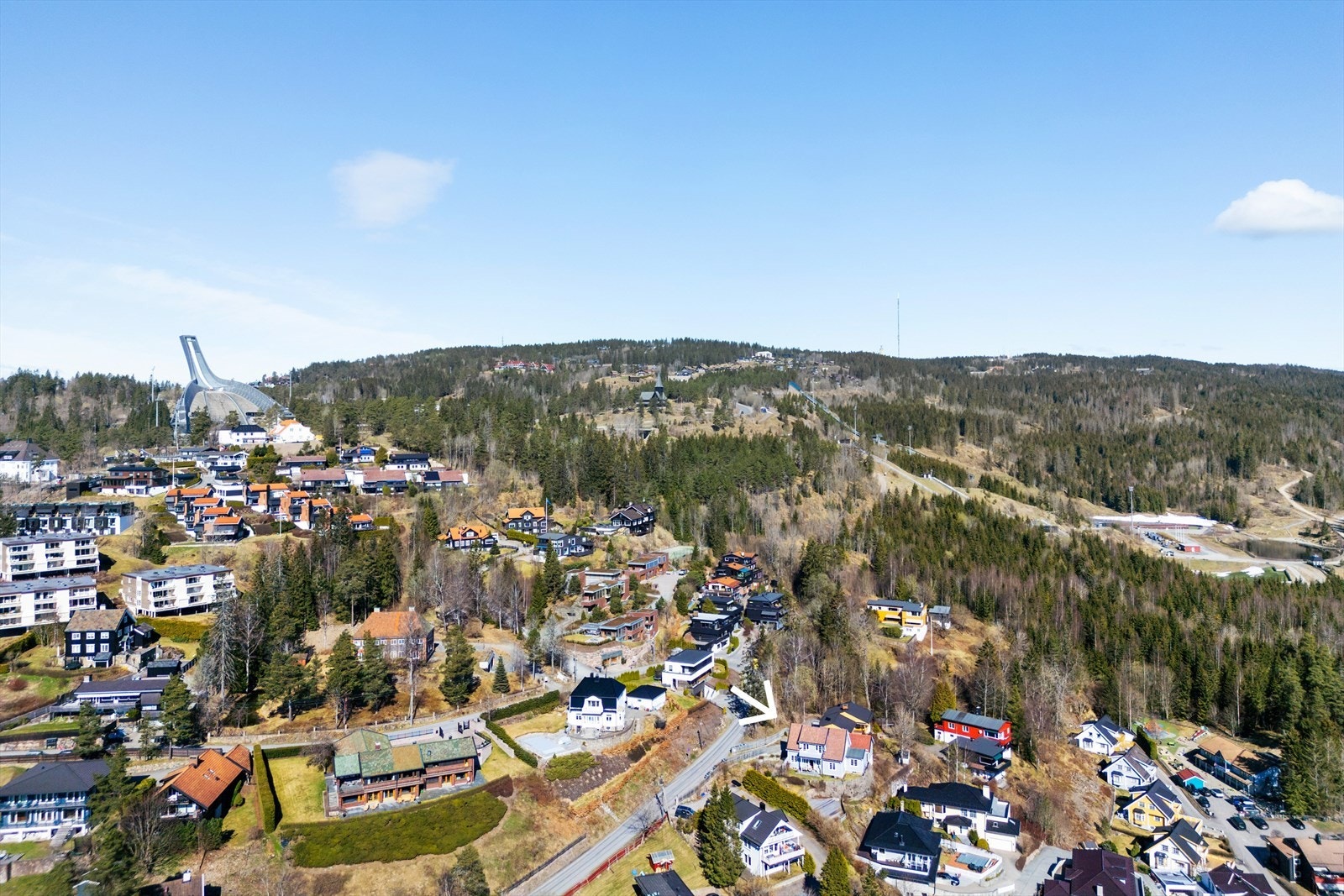 Rolig og tilbaketrukket i barnevennlige omgivelser hvor det er lett for både store og små å trives Galleribilde